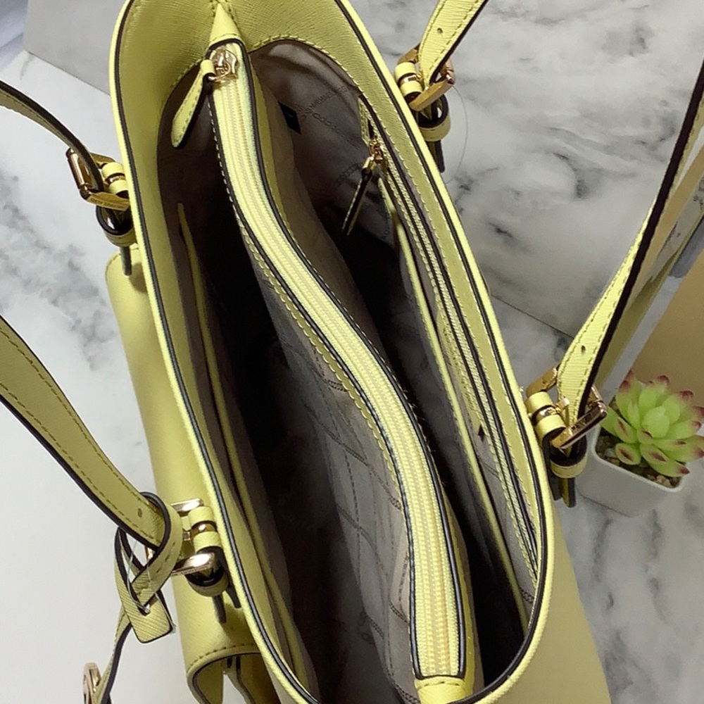 NWT Michael Kors Medium Tote - Picture 3 of 4